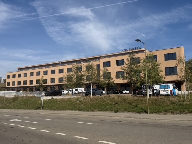 319m² office