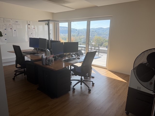 319m² office