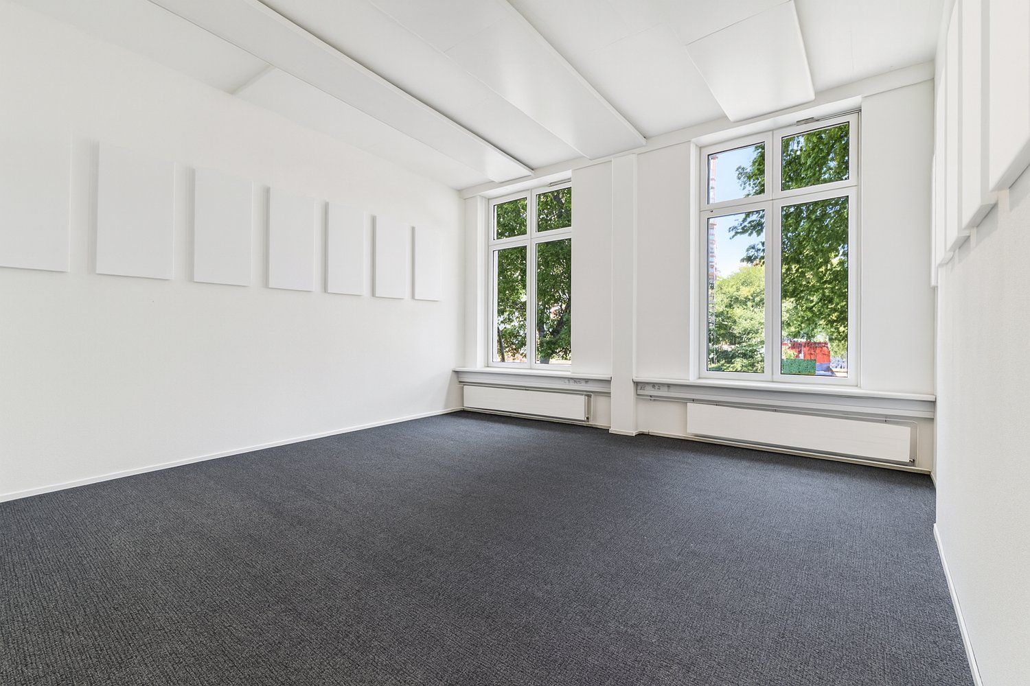 135m² office