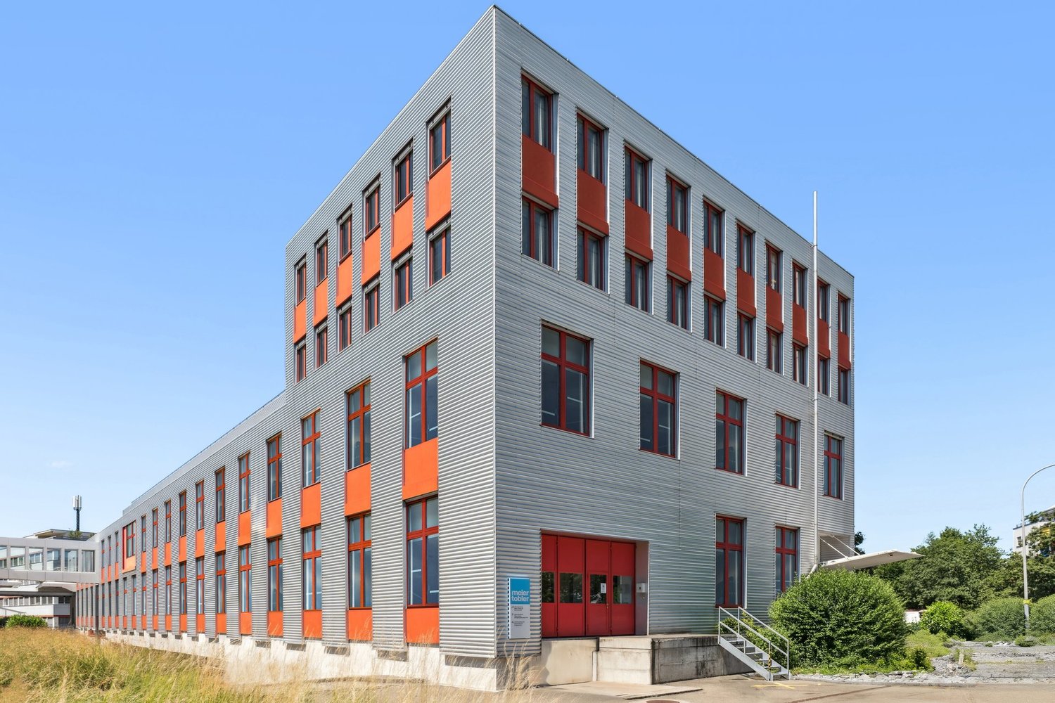 533m² office