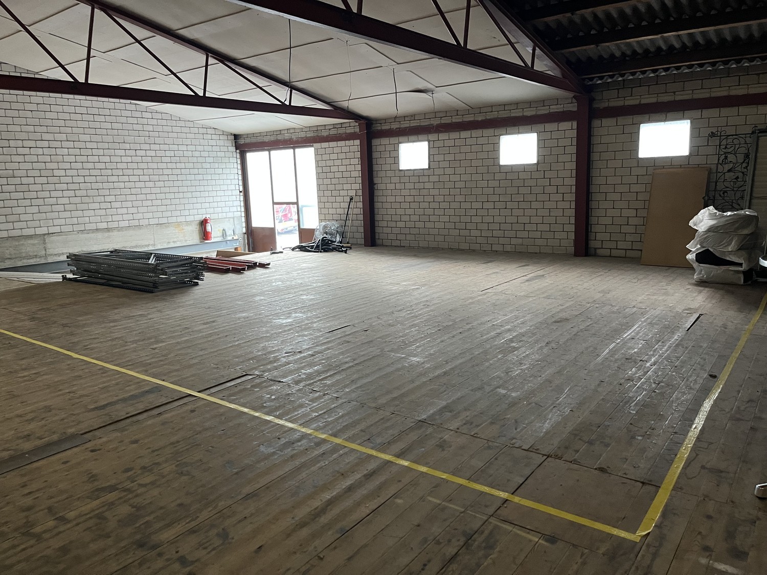 80m² commerciale, foto 1 di 3