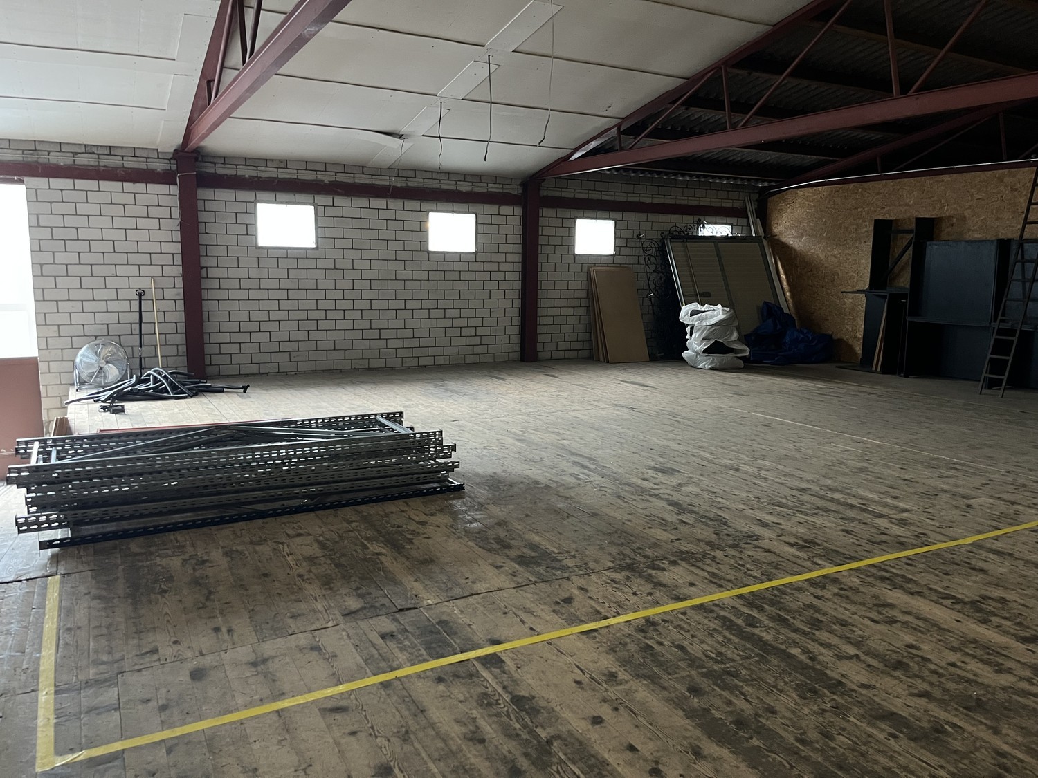 80m² commerciale, foto 2 di 3