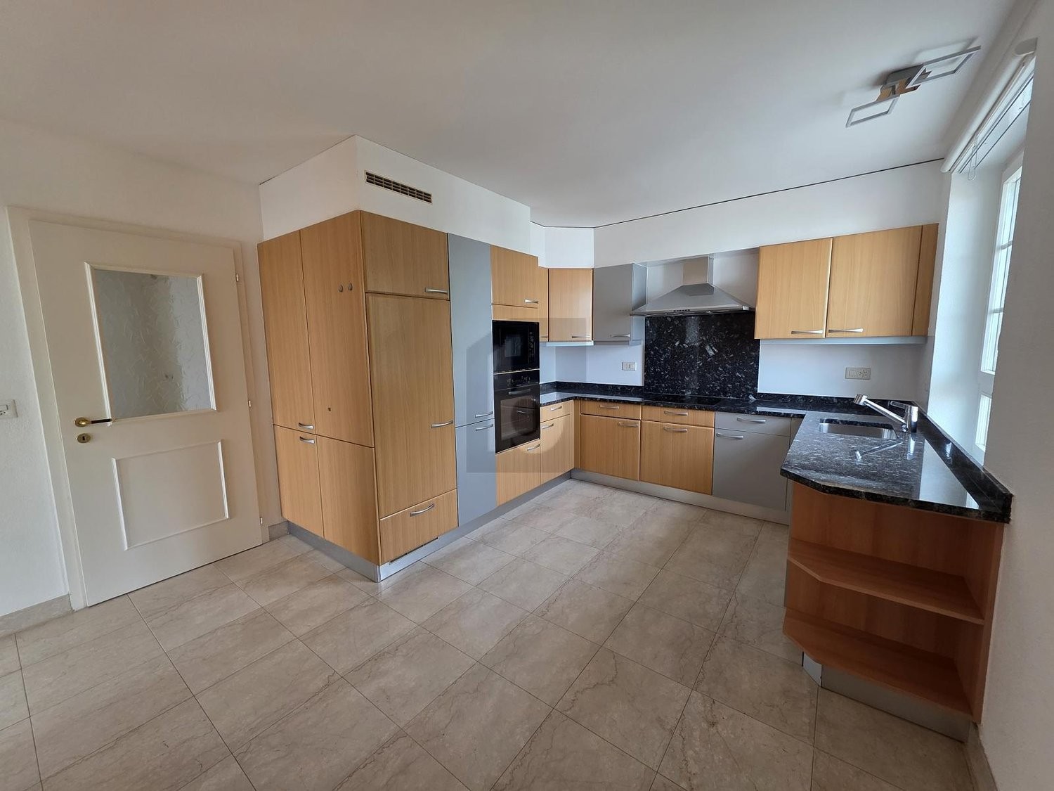 13 ½ rooms multi family house