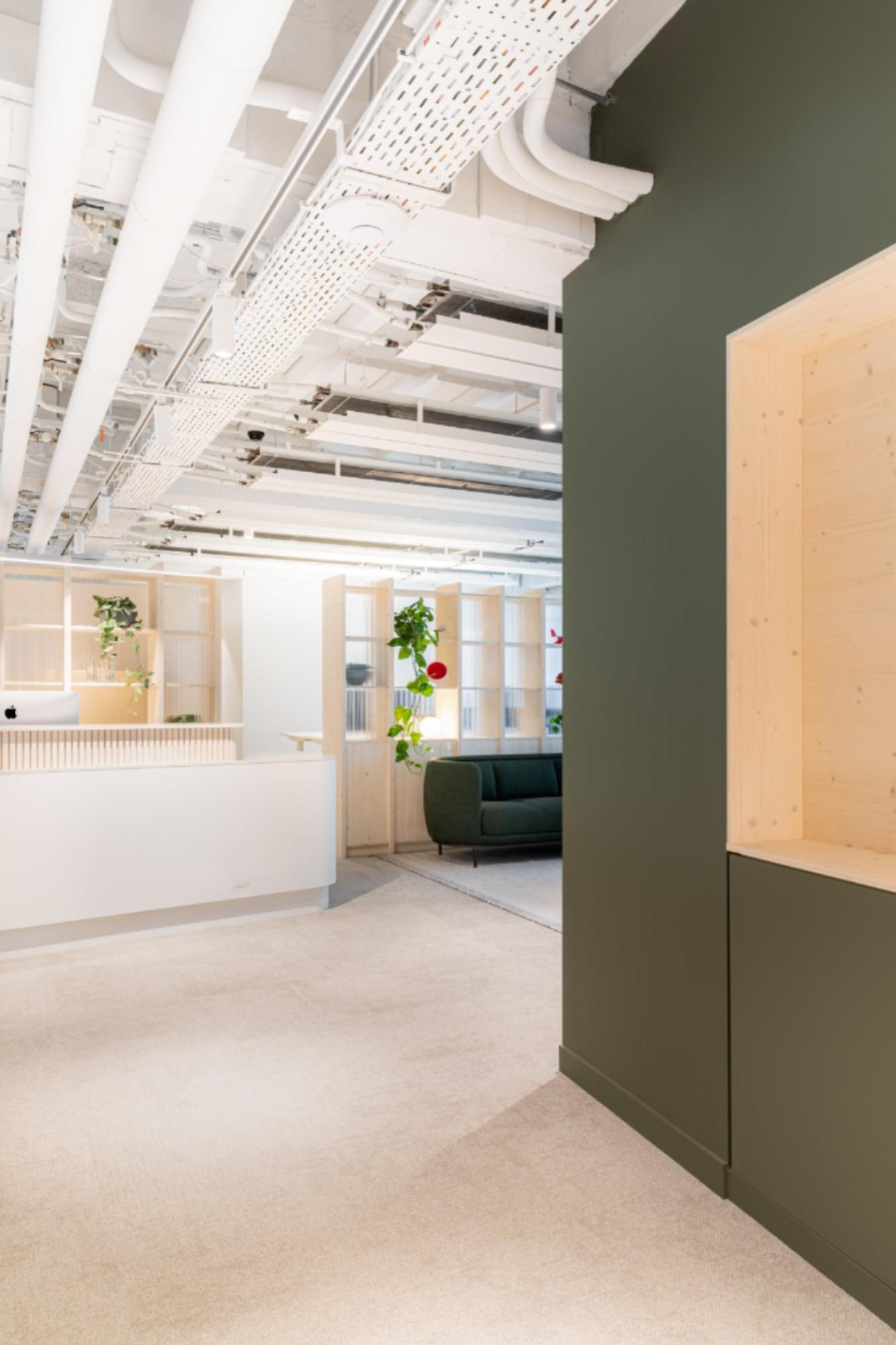 466m² office