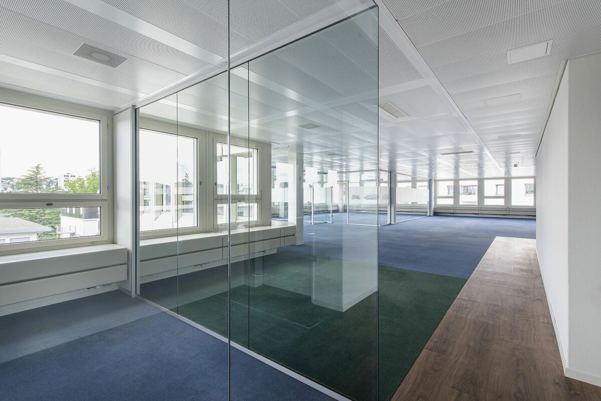 1206m² office, photo 1 of 7
