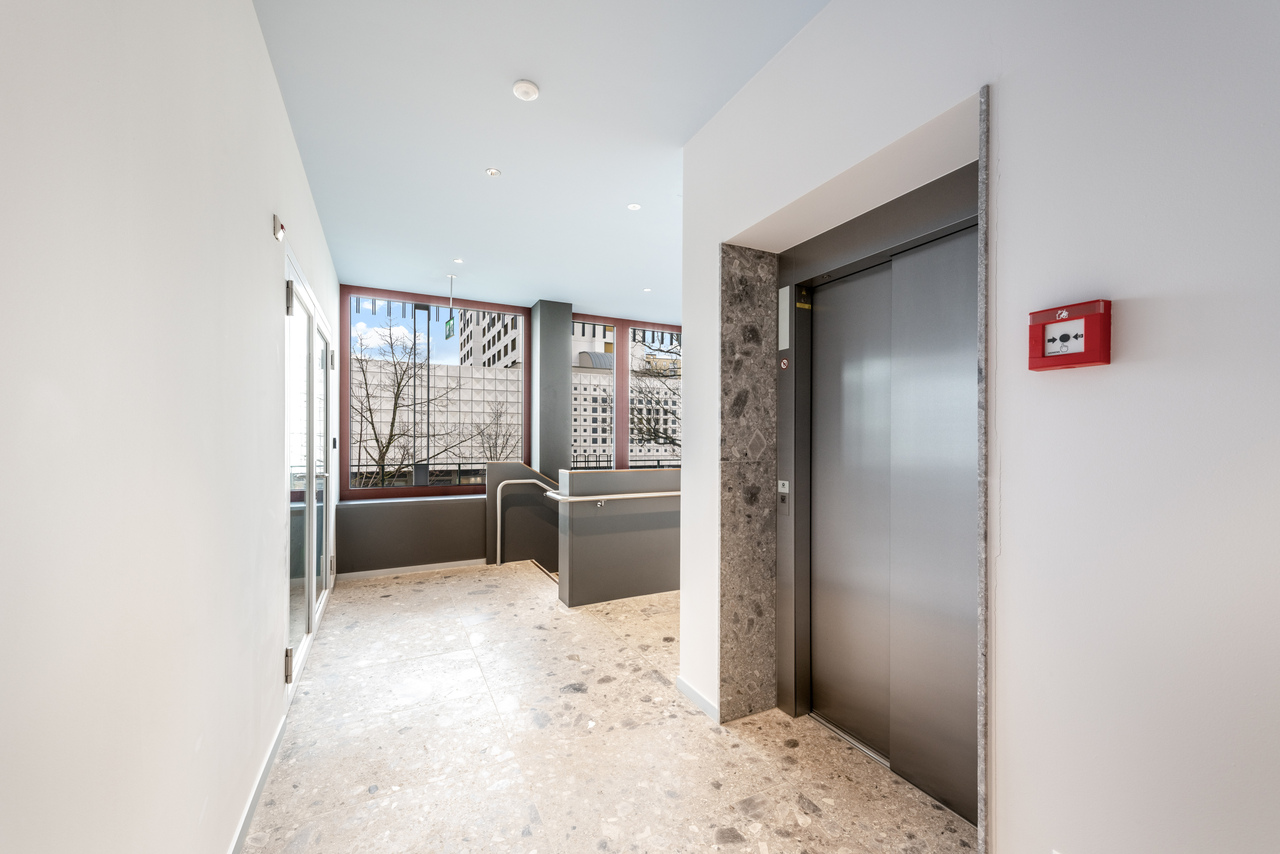 210m² office, photo 4 of 8