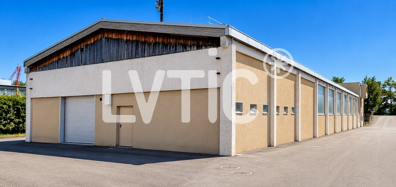 1240m² storage room