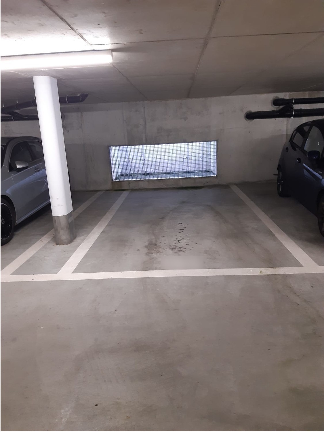 Open slot, photo 1 of 2
