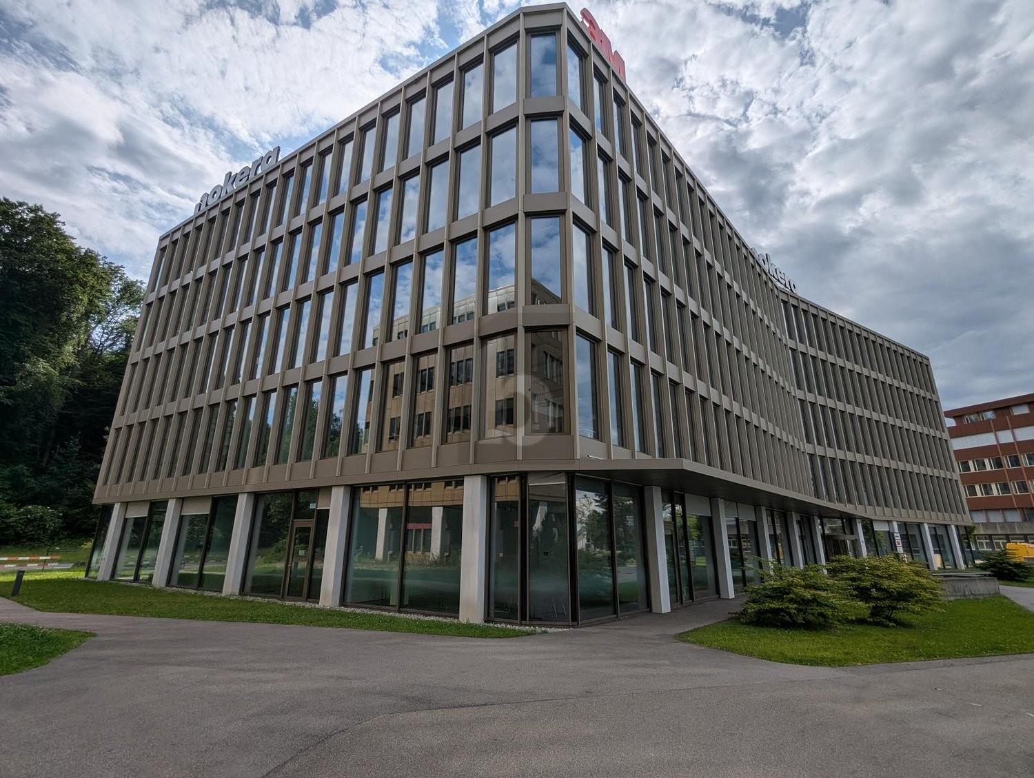 1200m² office, photo 1 of 4