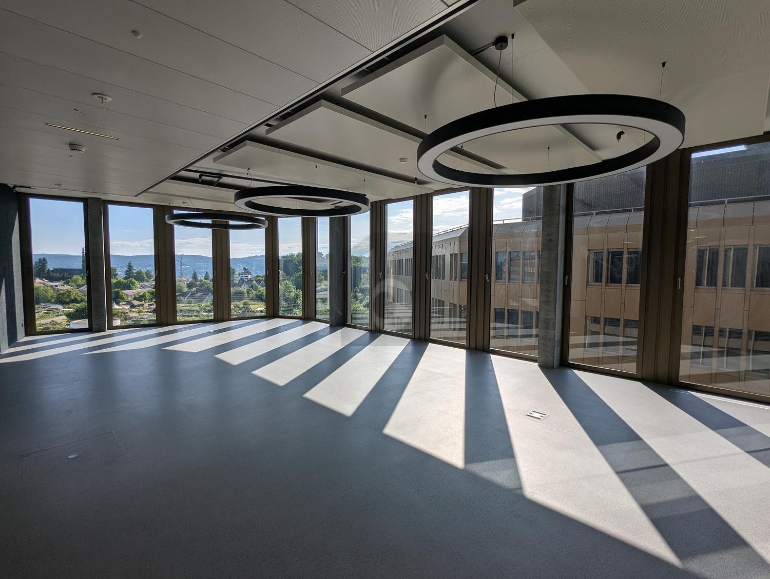 1200m² office, photo 2 of 4
