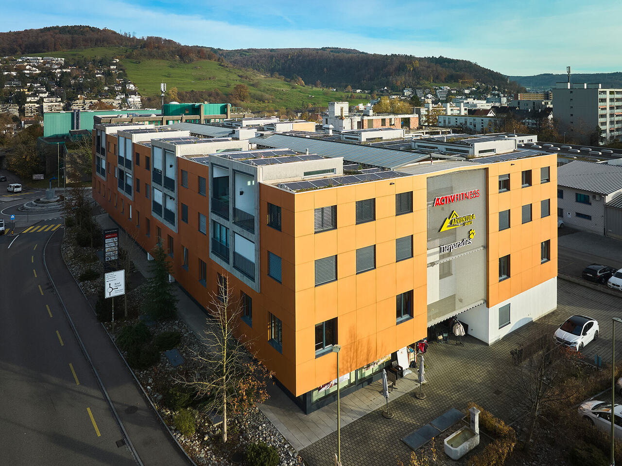 637m² office, photo 1 of 10