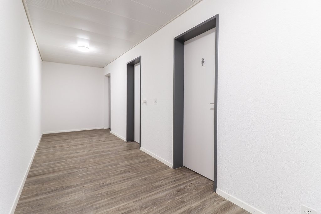 120m² office