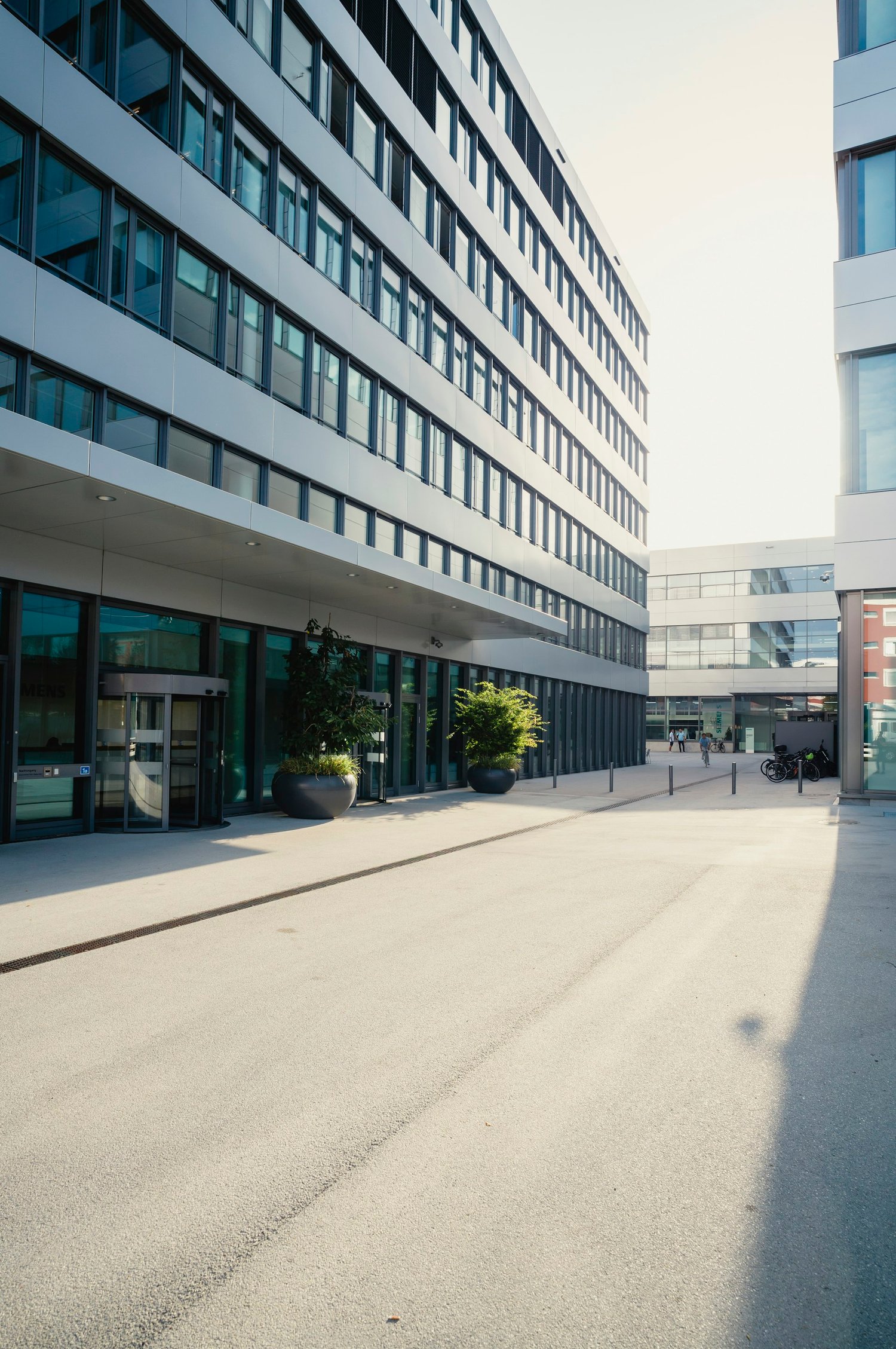 2980m² office