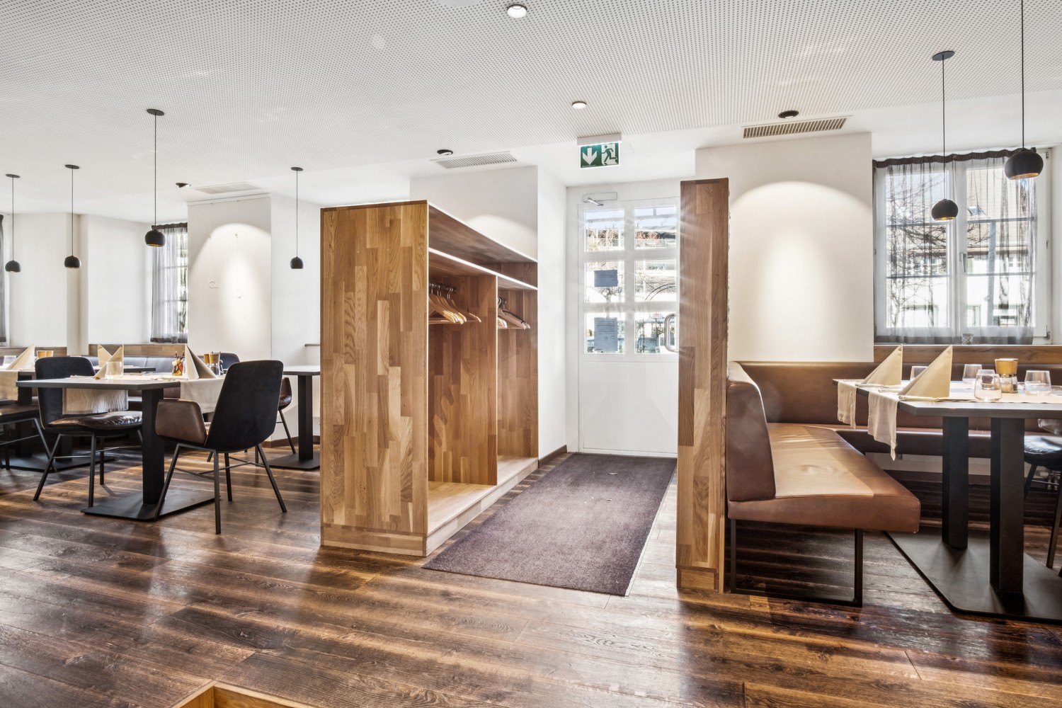 385m² restaurant, photo 6 of 10