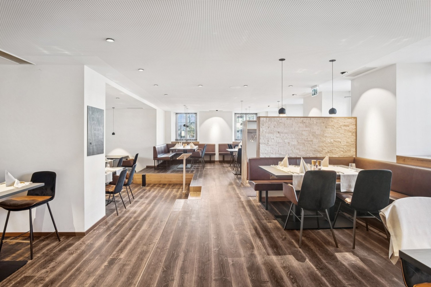 385m² restaurant, photo 7 of 10