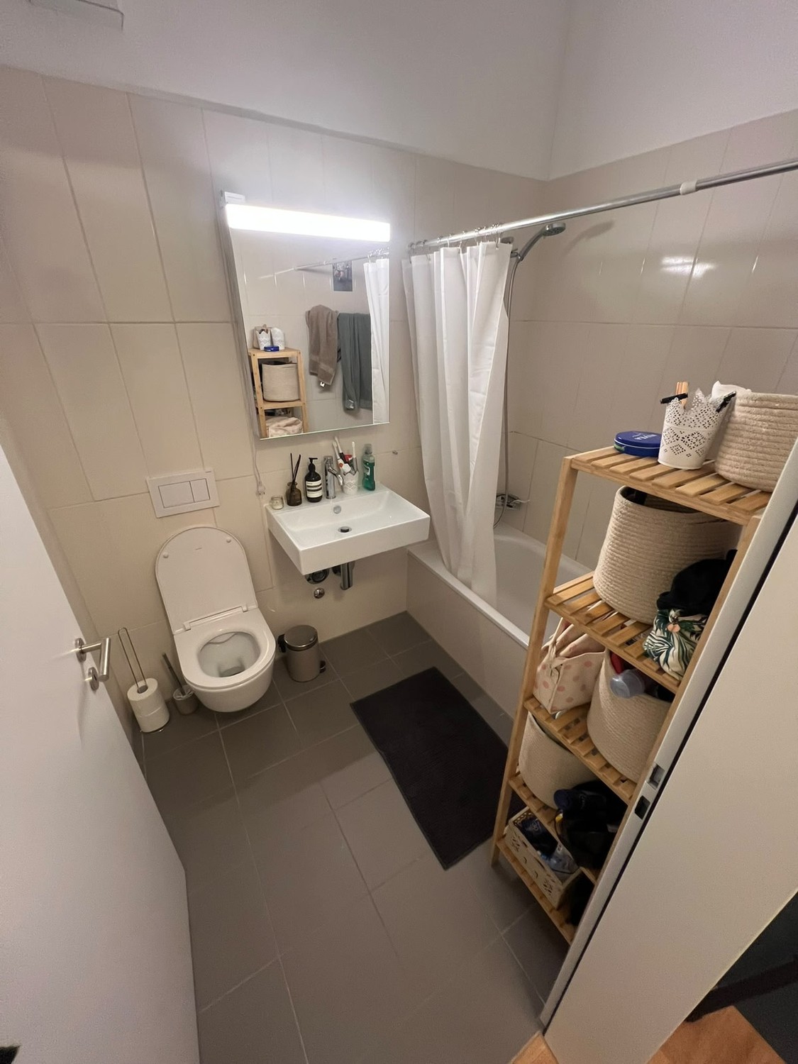 Chambre dans un appartement partagé