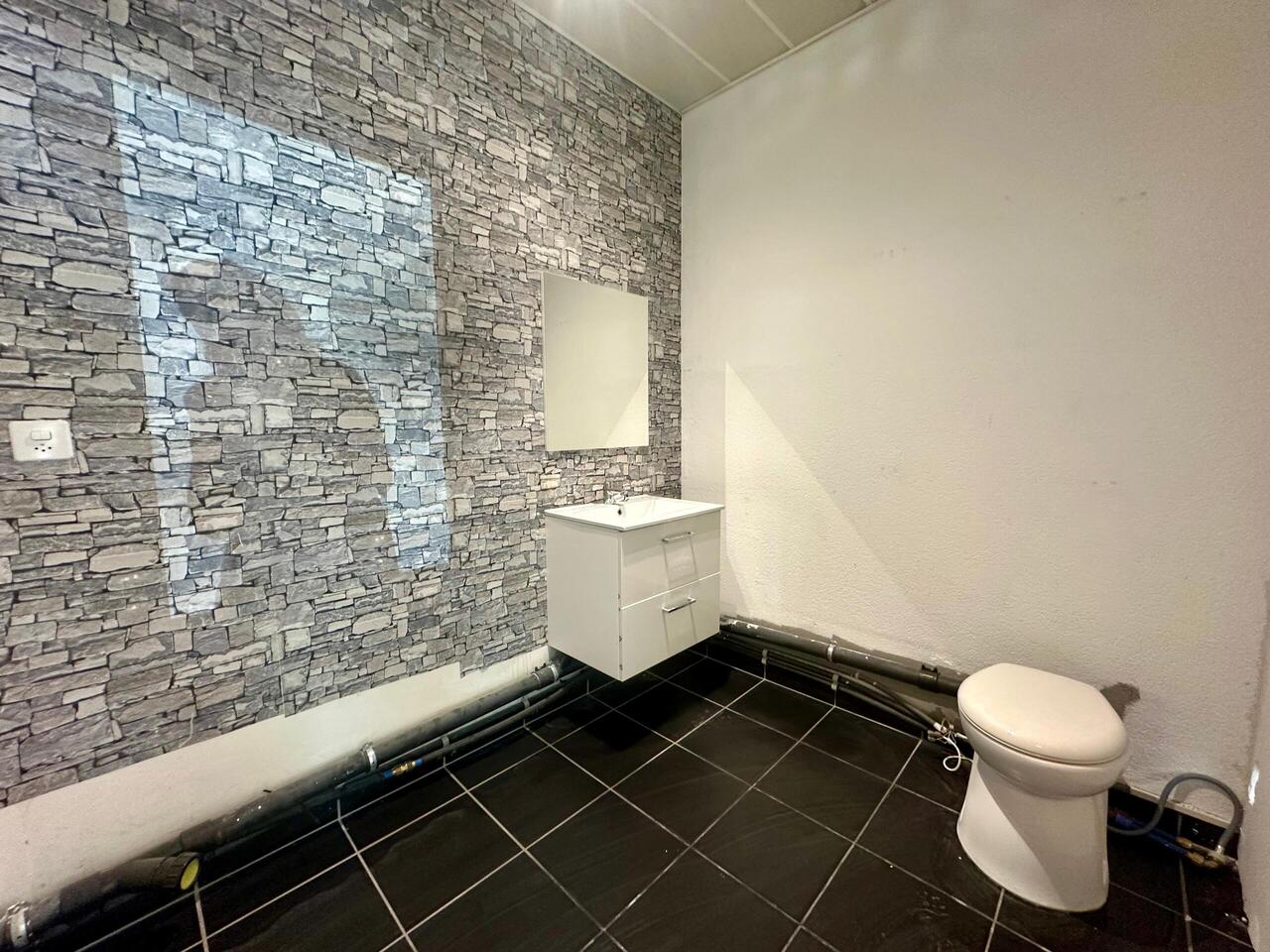 130m² commercial, photo 5 of 5