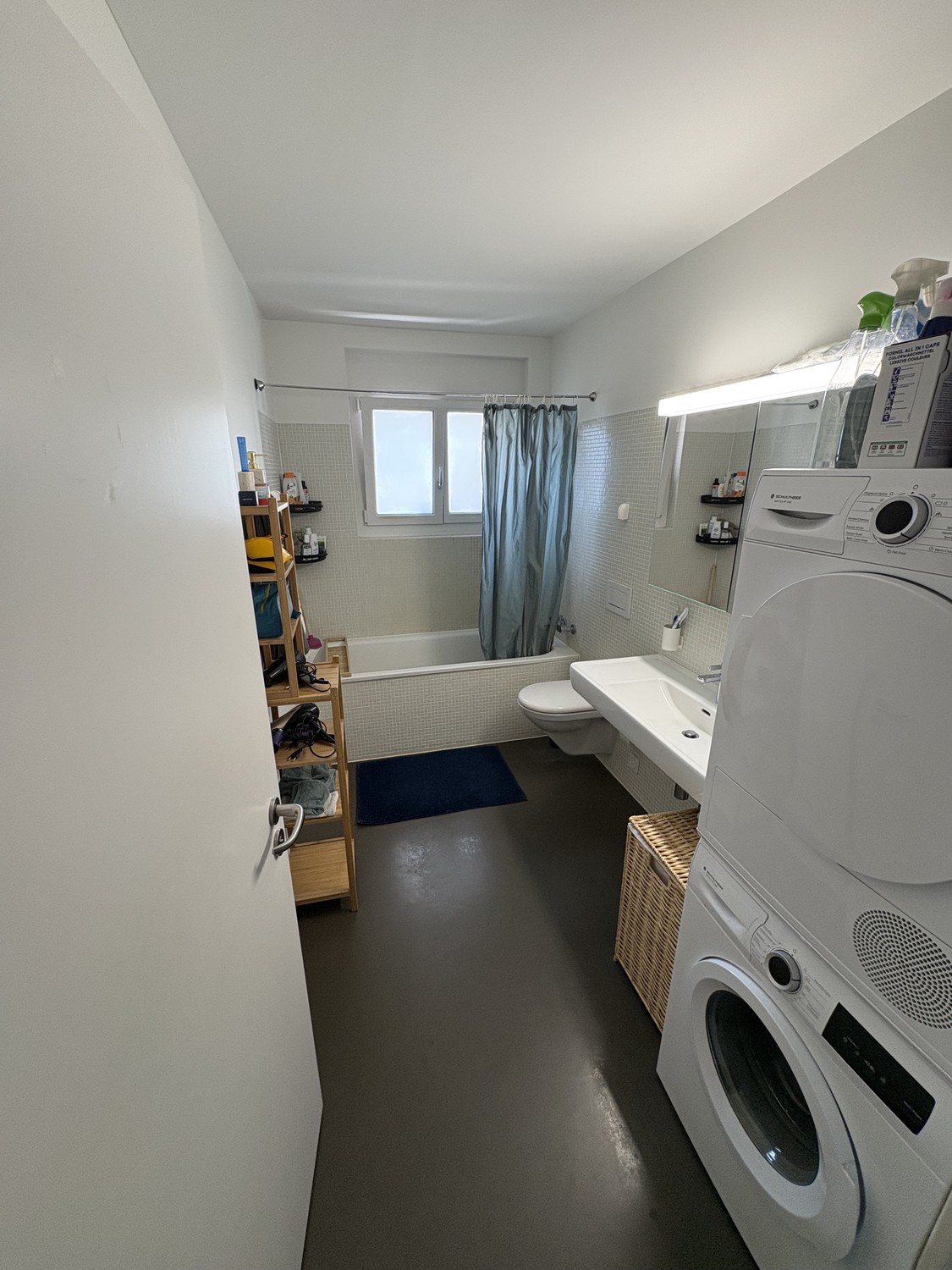 Chambre dans un appartement partagé