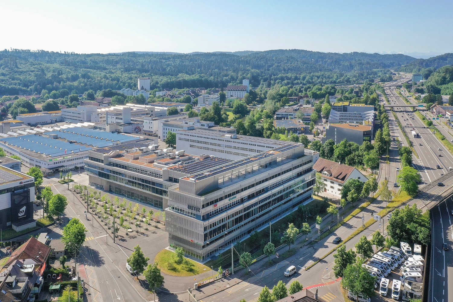 2000m² office, photo 1 of 10
