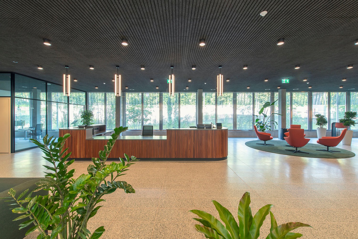 2000m² office, photo 3 of 10