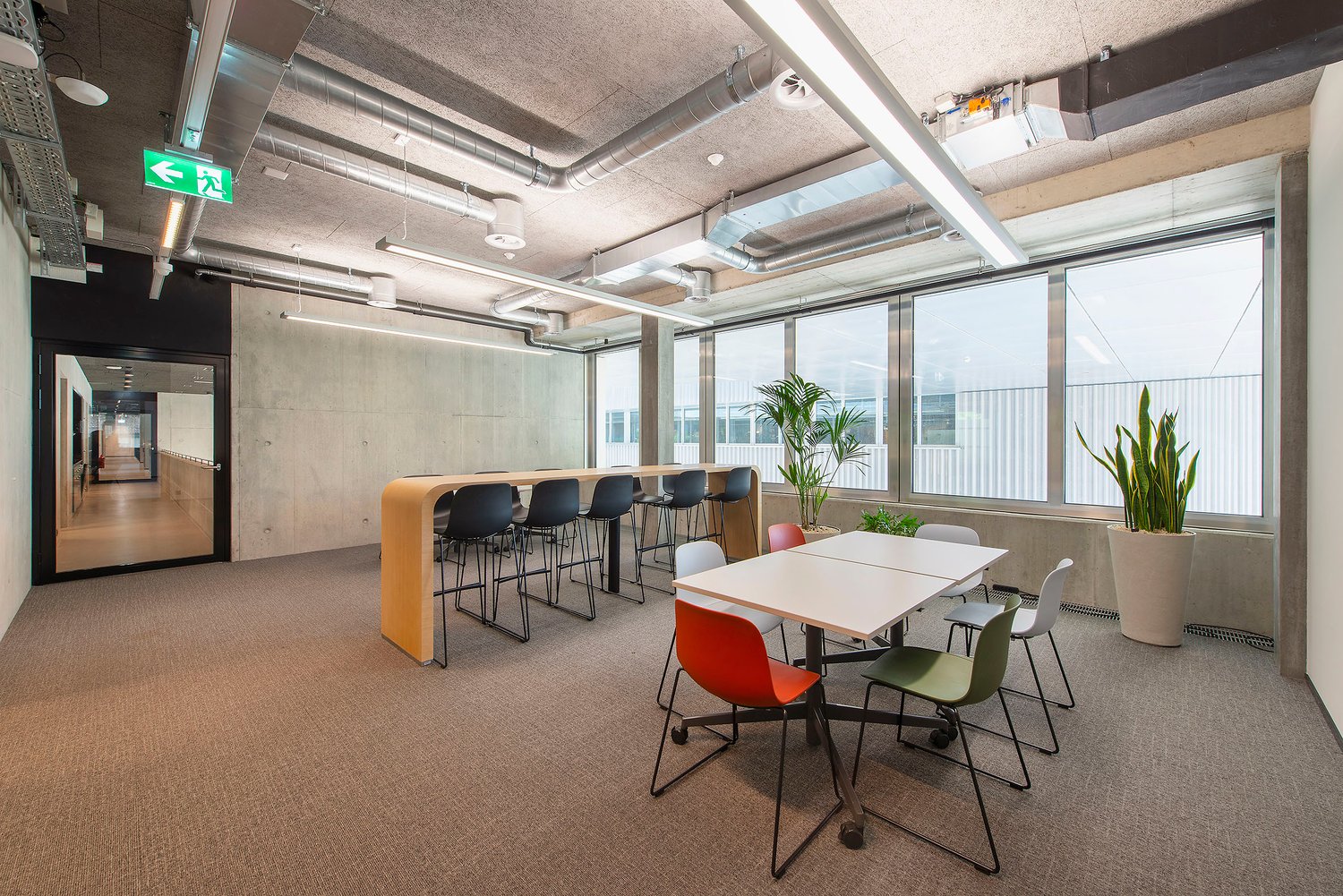 2000m² office, photo 4 of 10