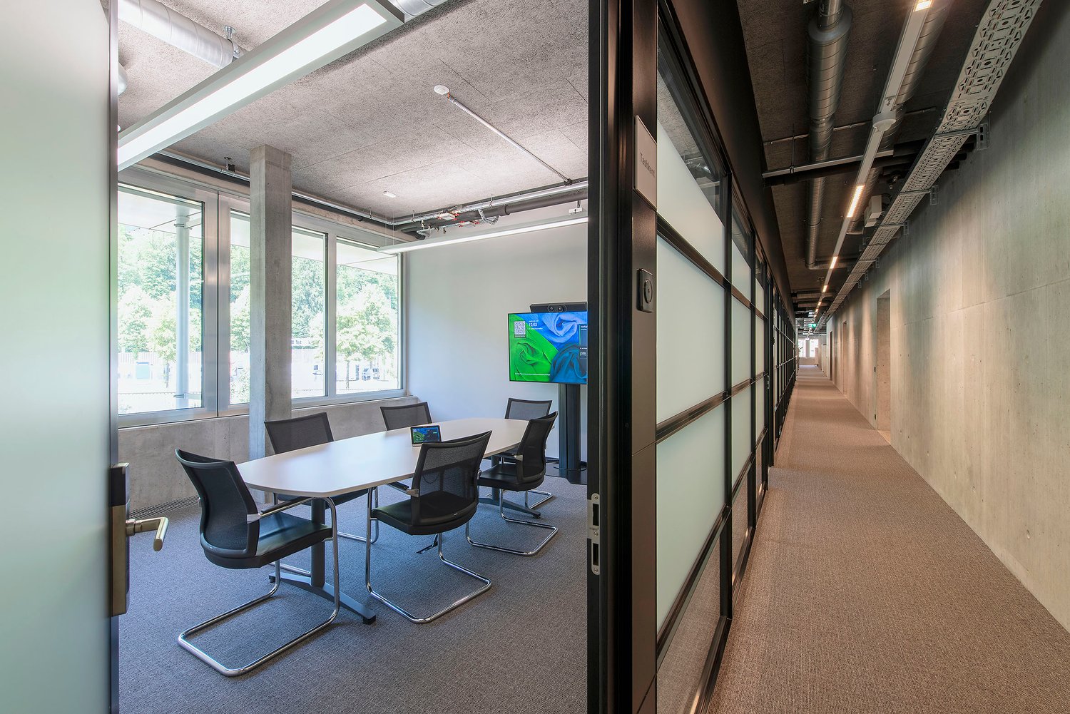 2000m² office, photo 9 of 10