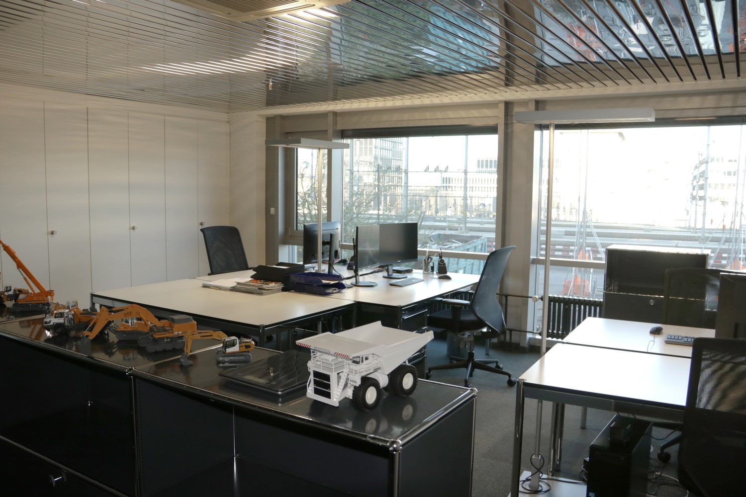 Office, photo 4 of 5