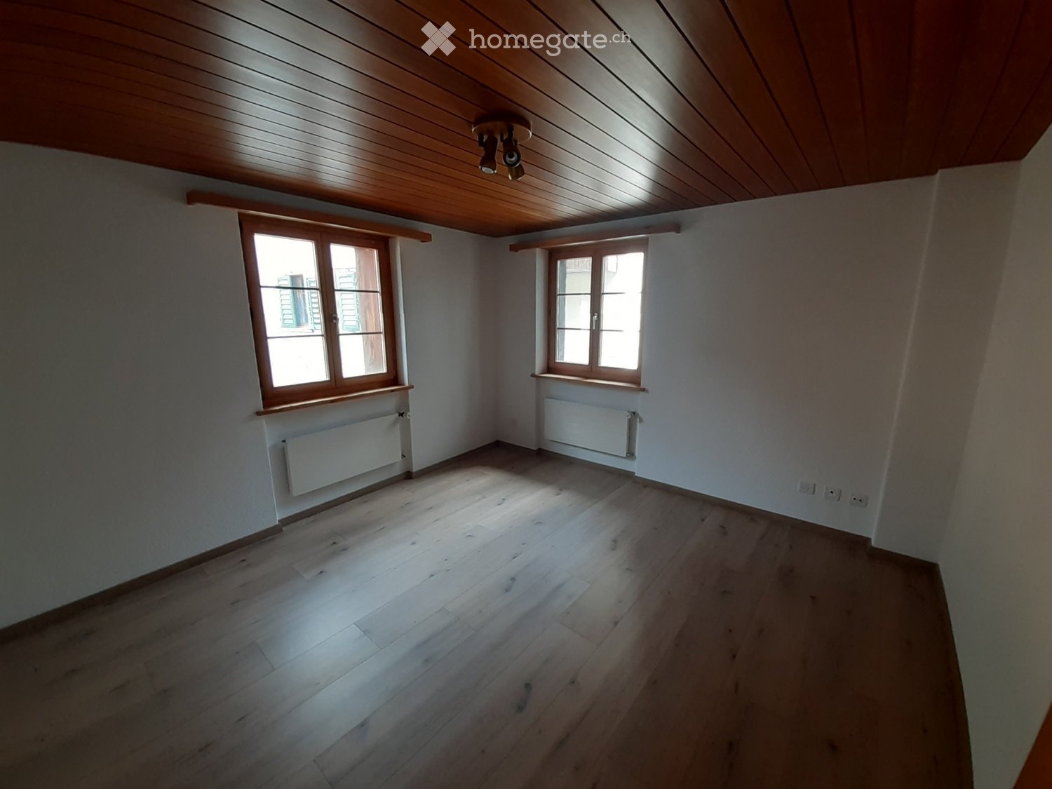 3 ½ room apartment

To rent 3.5 room apartment raised ground floor
Kachelofen and central heating
2 wet rooms, WM, 1PP
Rent 1590.- NK 200.-