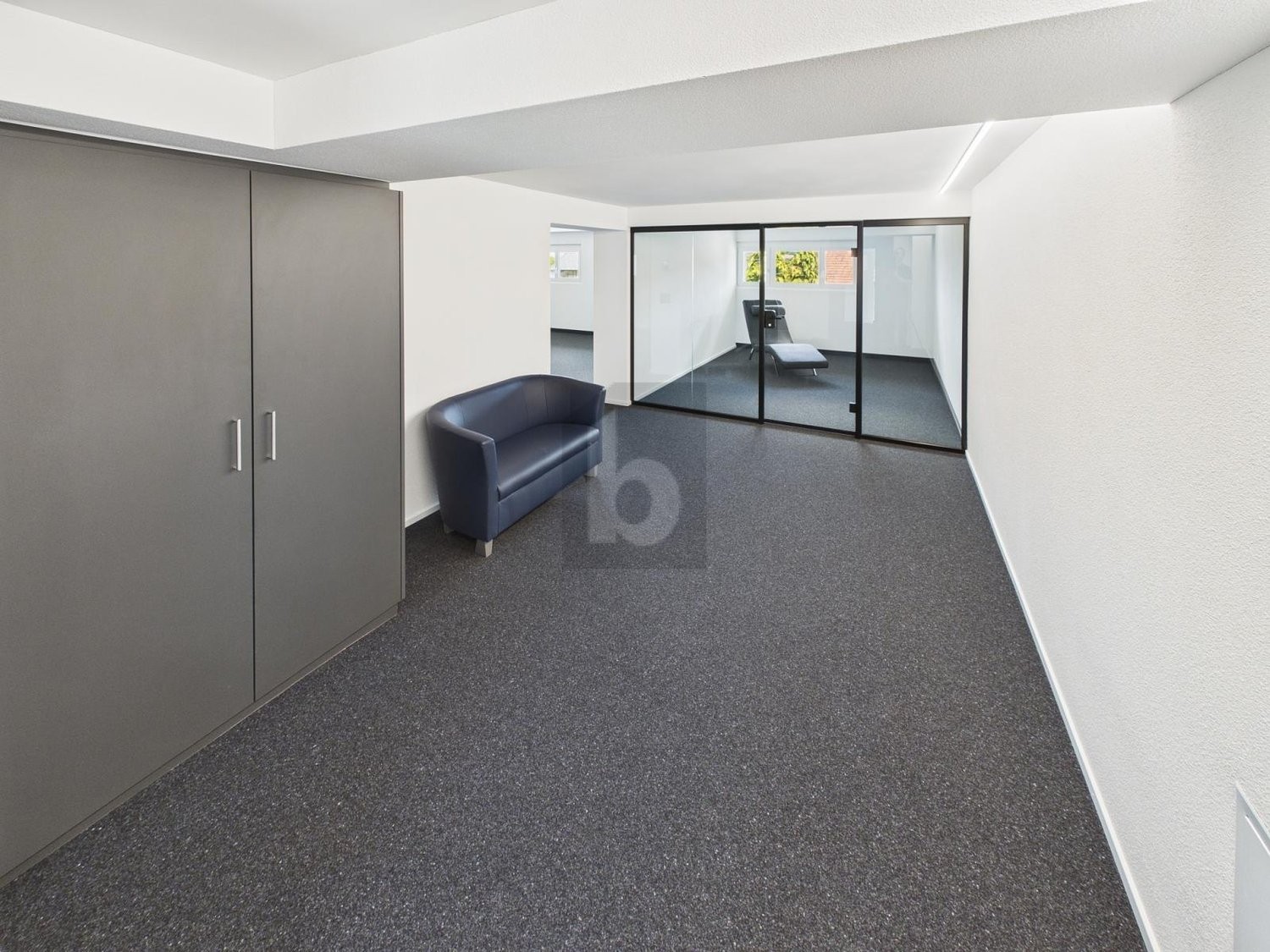 192m² office, photo 1 of 4