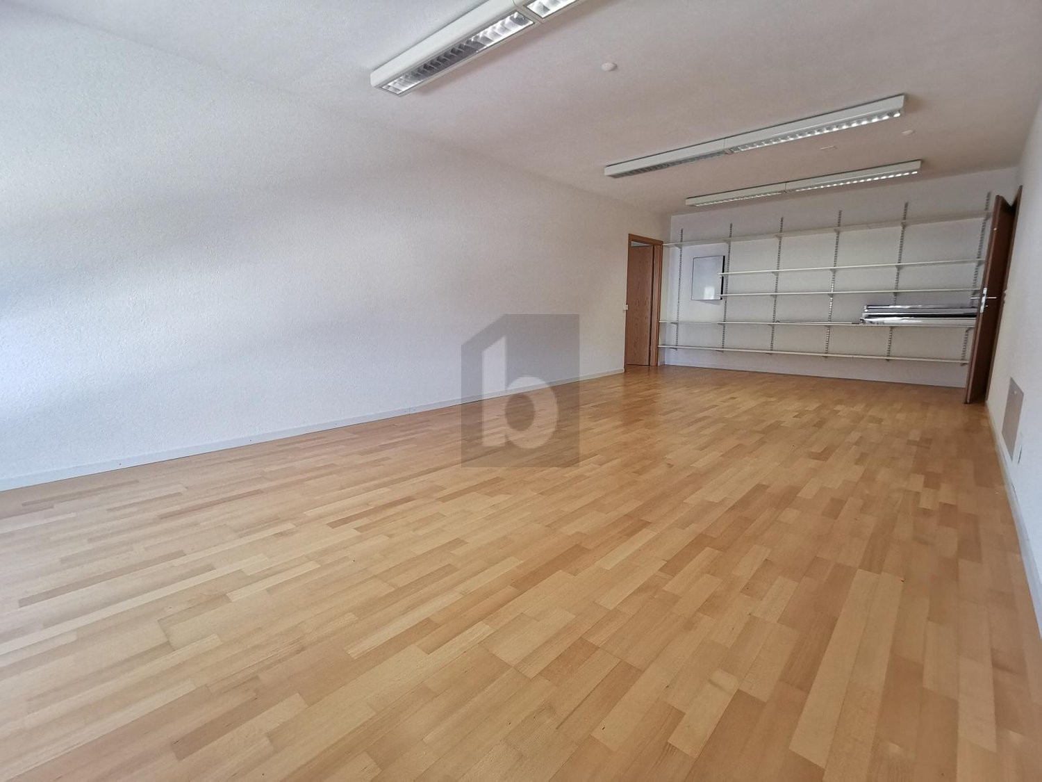 109m² office, photo 2 of 4