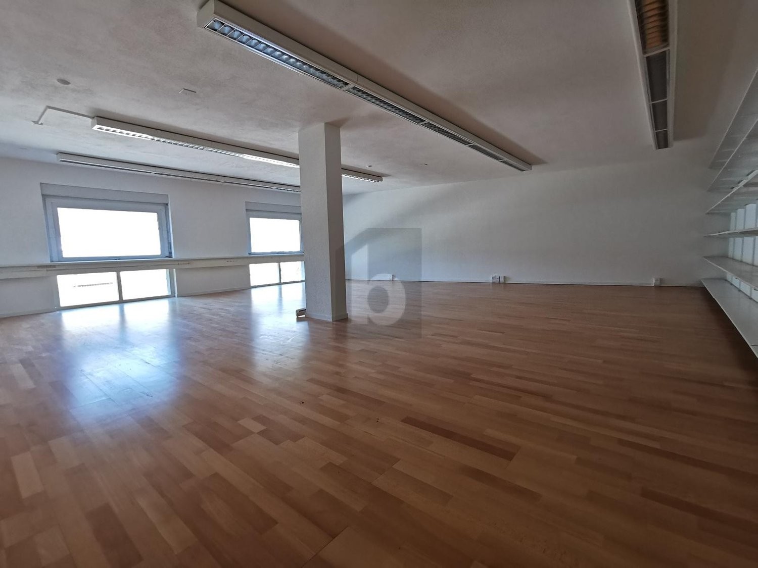 109m² office, photo 1 of 4