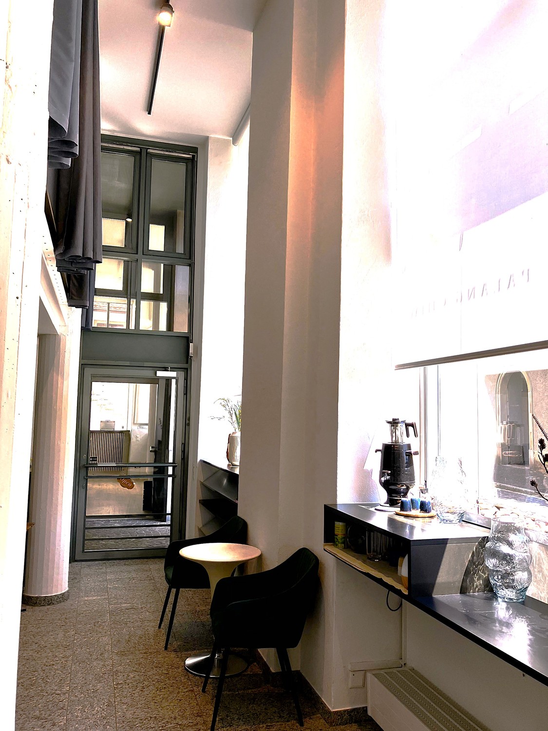89m² commercial