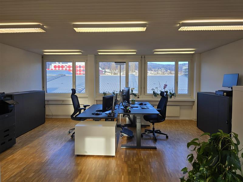 198m² office