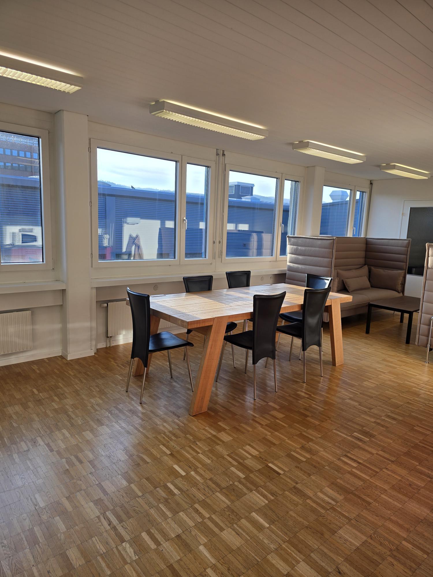 198m² office