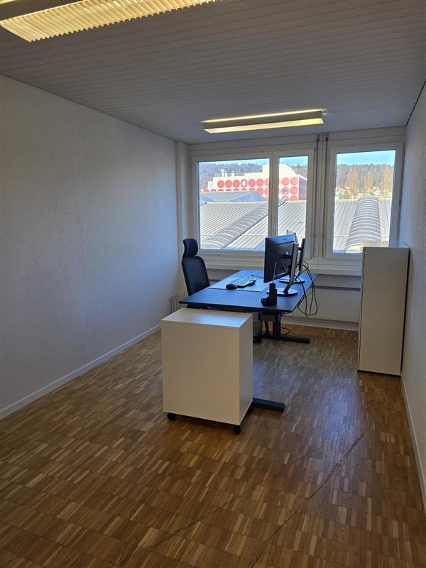 198m² office