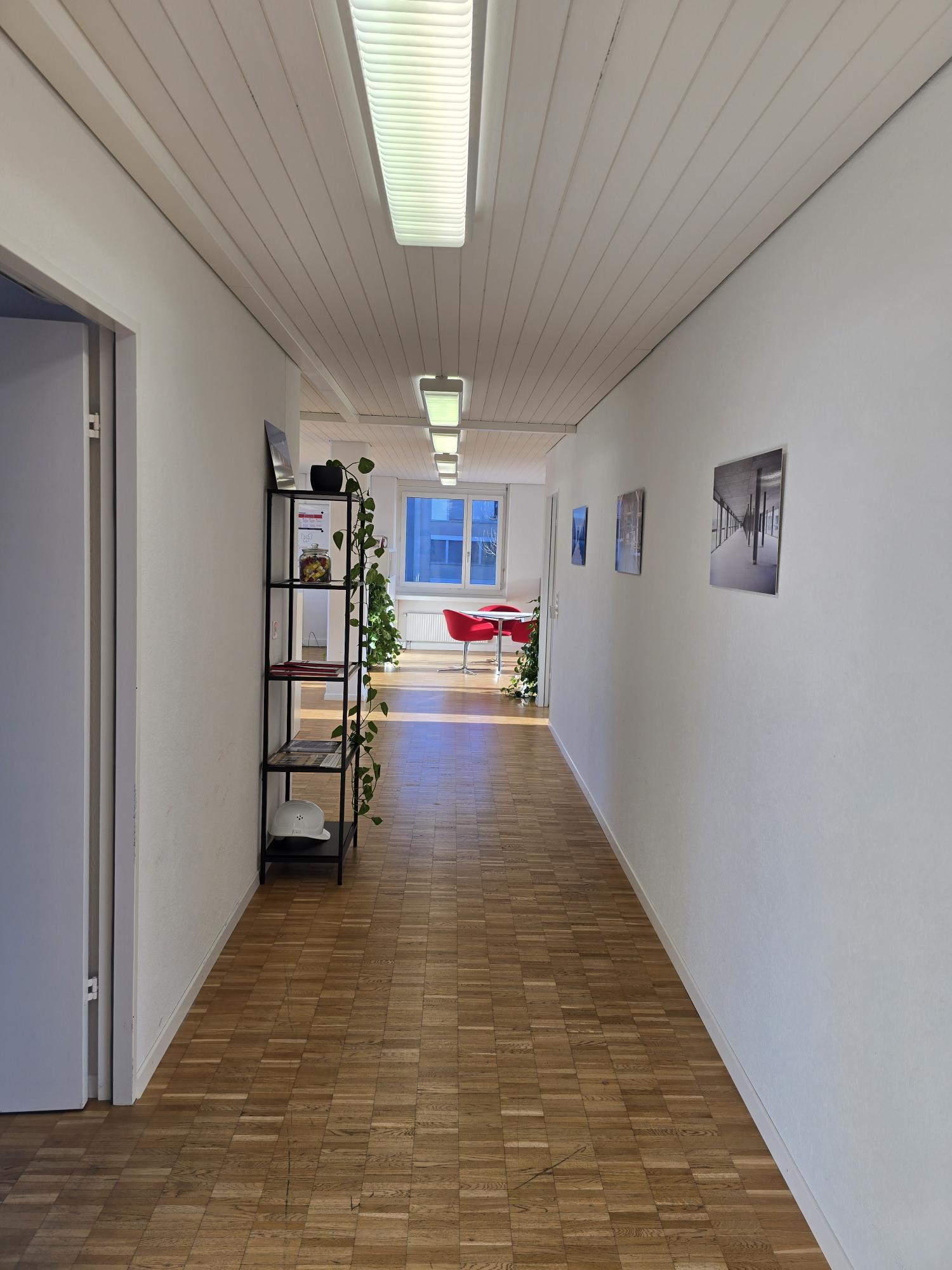 198m² office