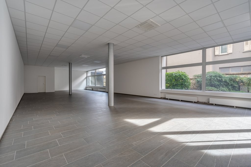 160m² shop, photo 1 of 5