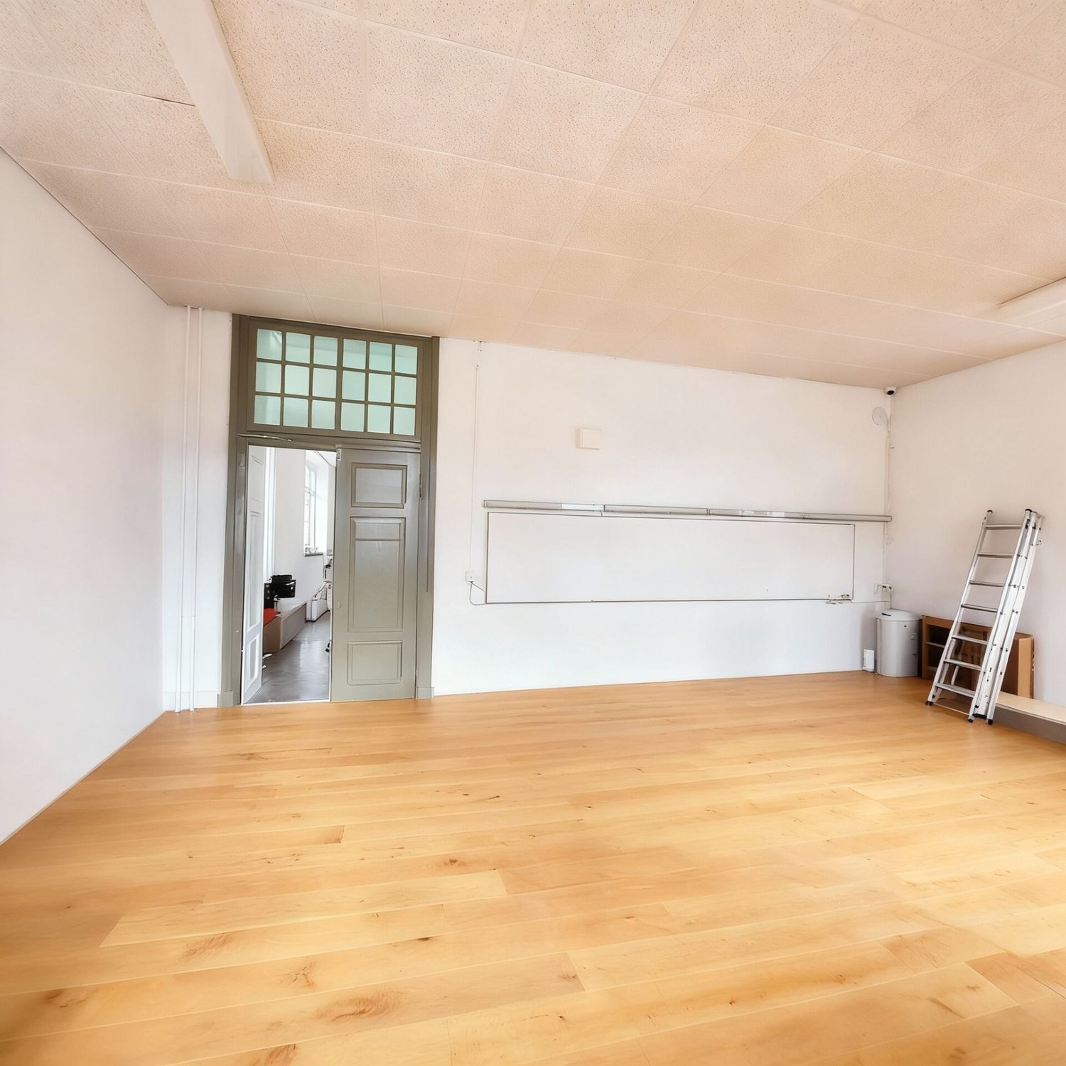 158m² office