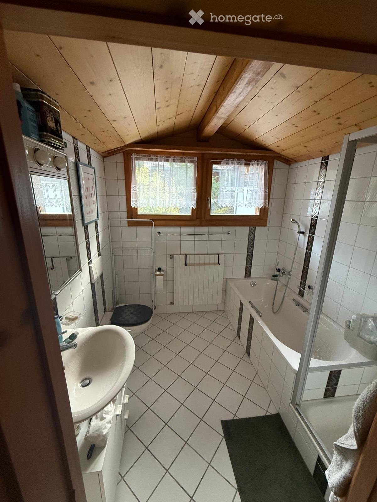 5 rooms apartment
