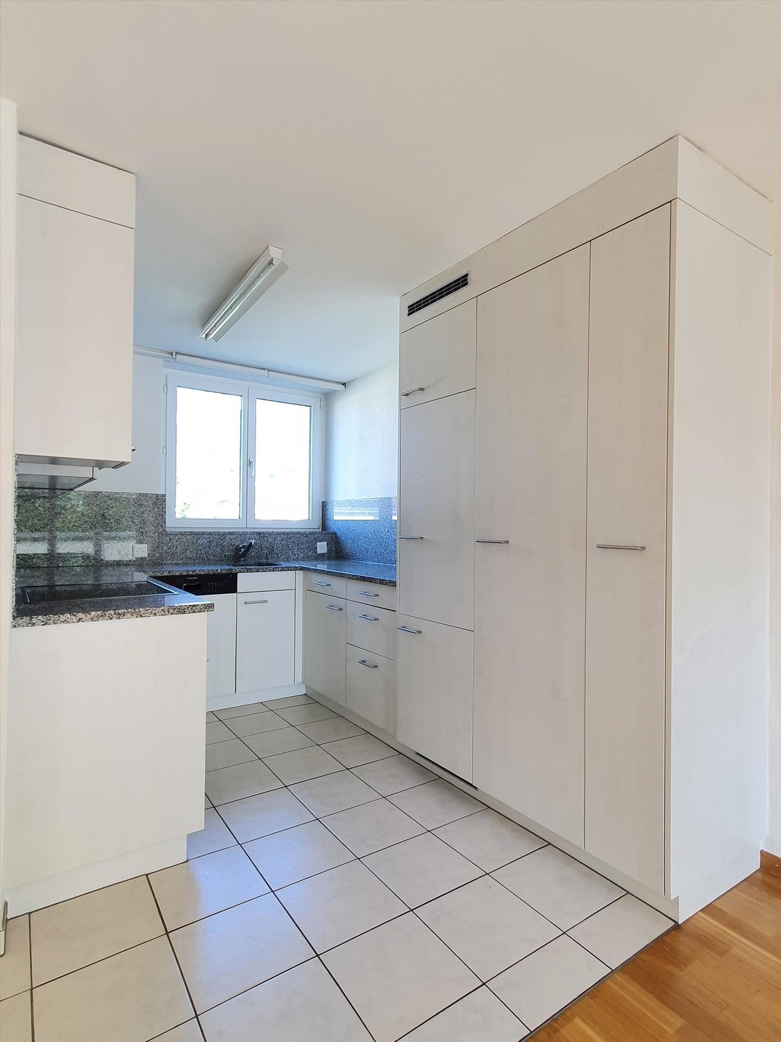 4 rooms apartment, photo 2 of 8