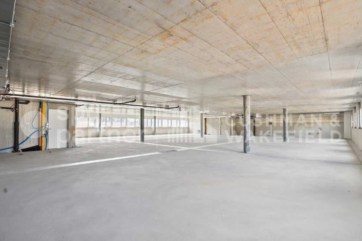 200m² commercial, photo 5 of 9