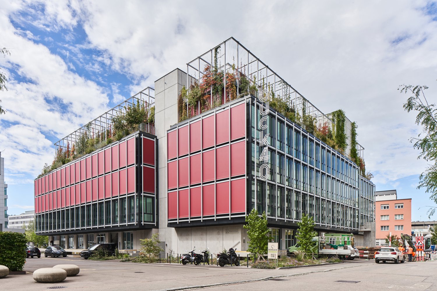 1990m² commercial, photo 1 of 9