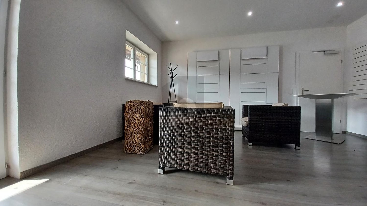 85m² shop, photo 3 of 4