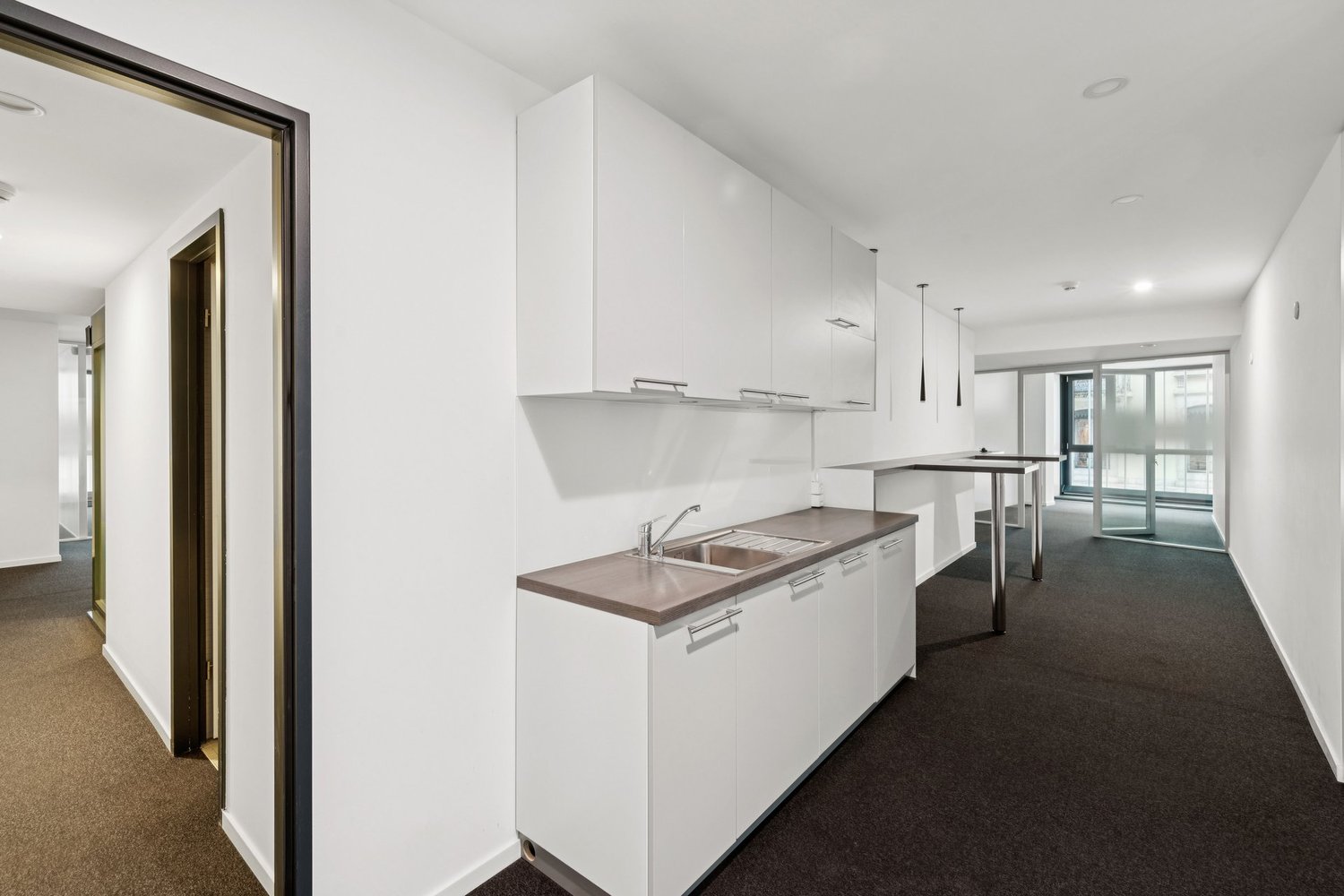 350m² office
