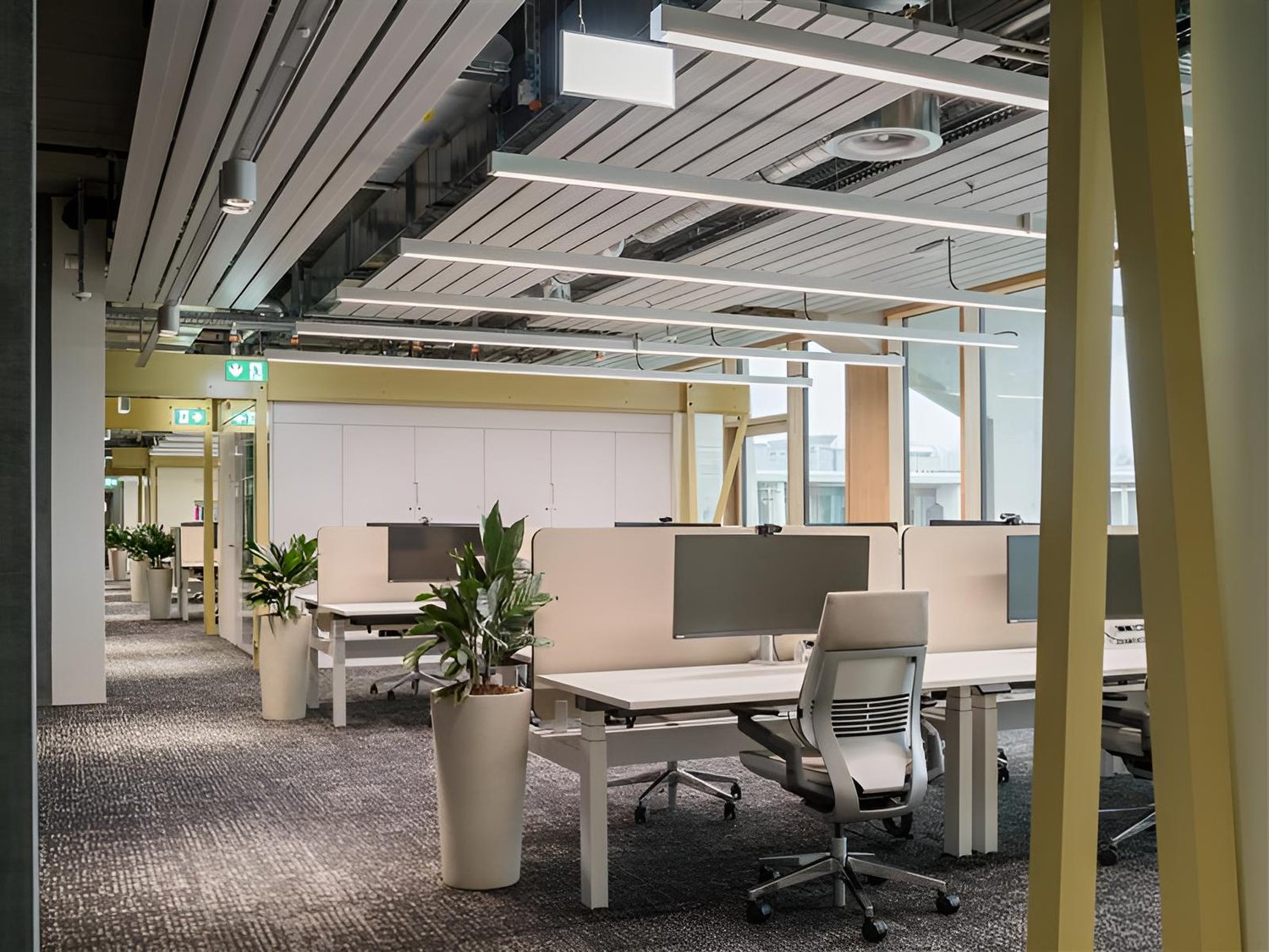 2000m² office, photo 1 of 5