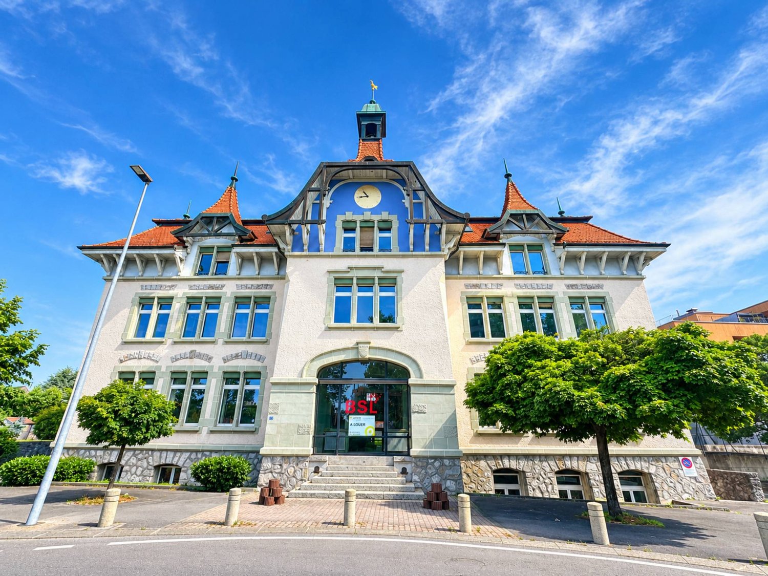Living / commercial building