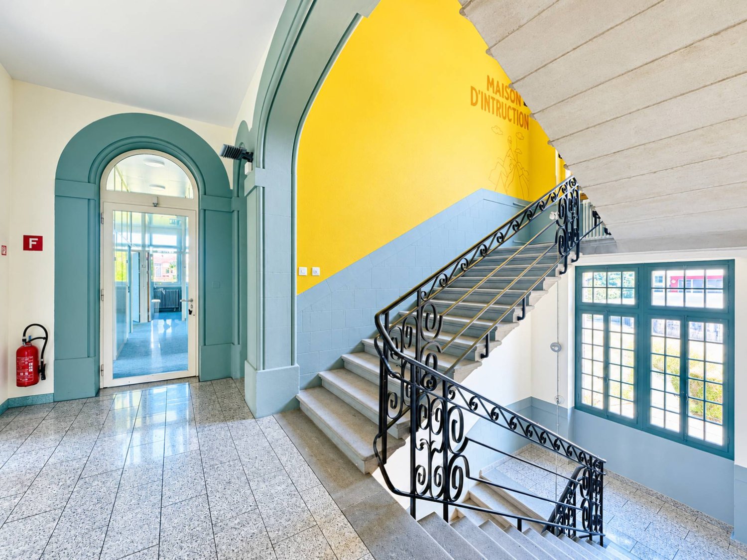 Living / commercial building