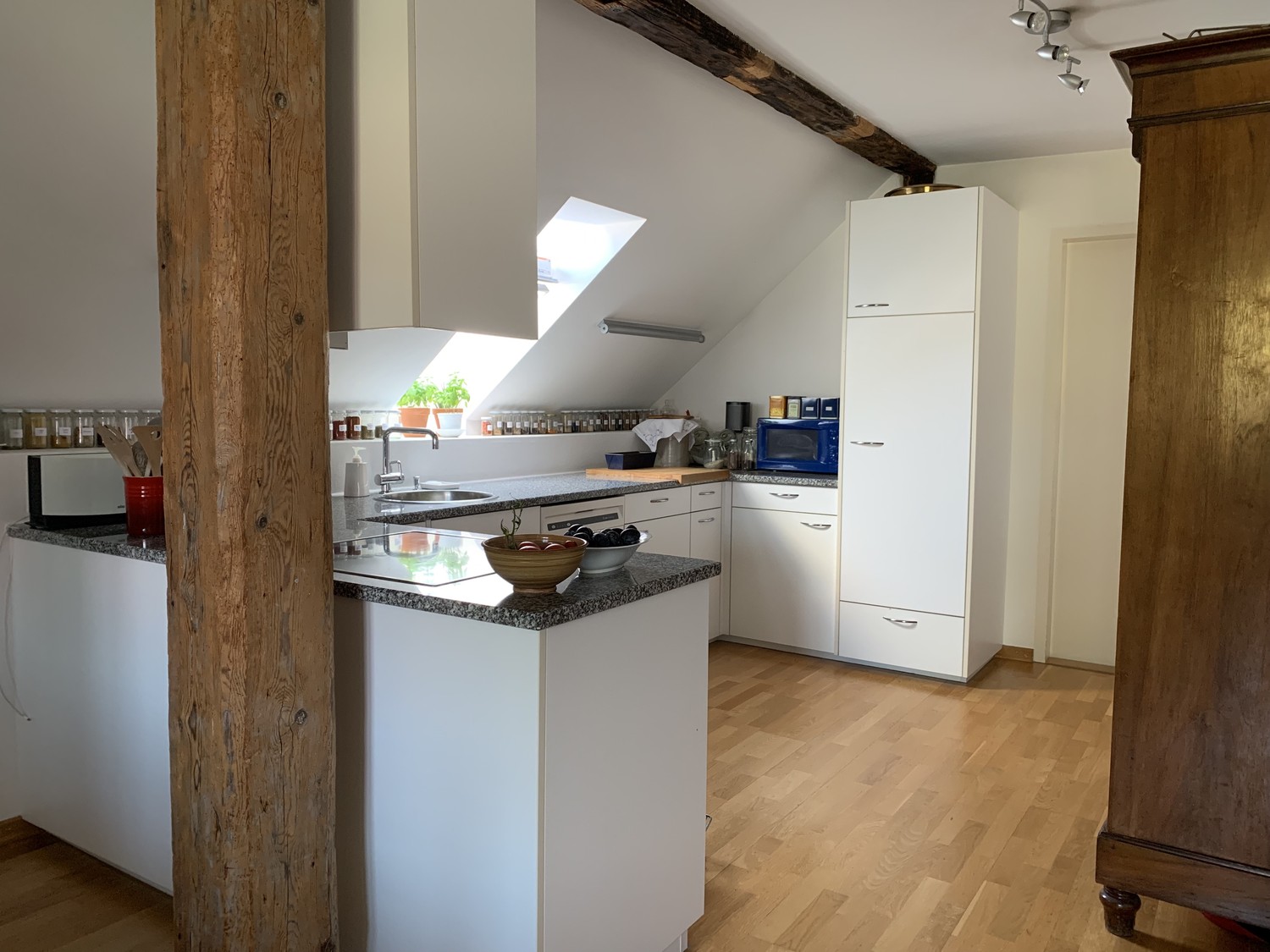 3 rooms roof flat