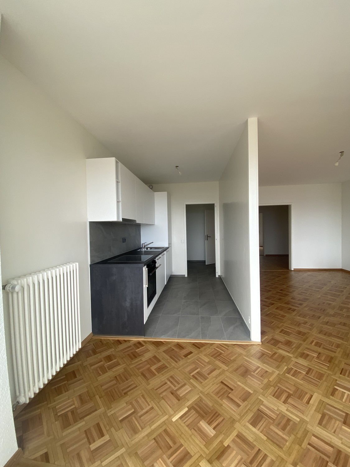5 rooms apartment