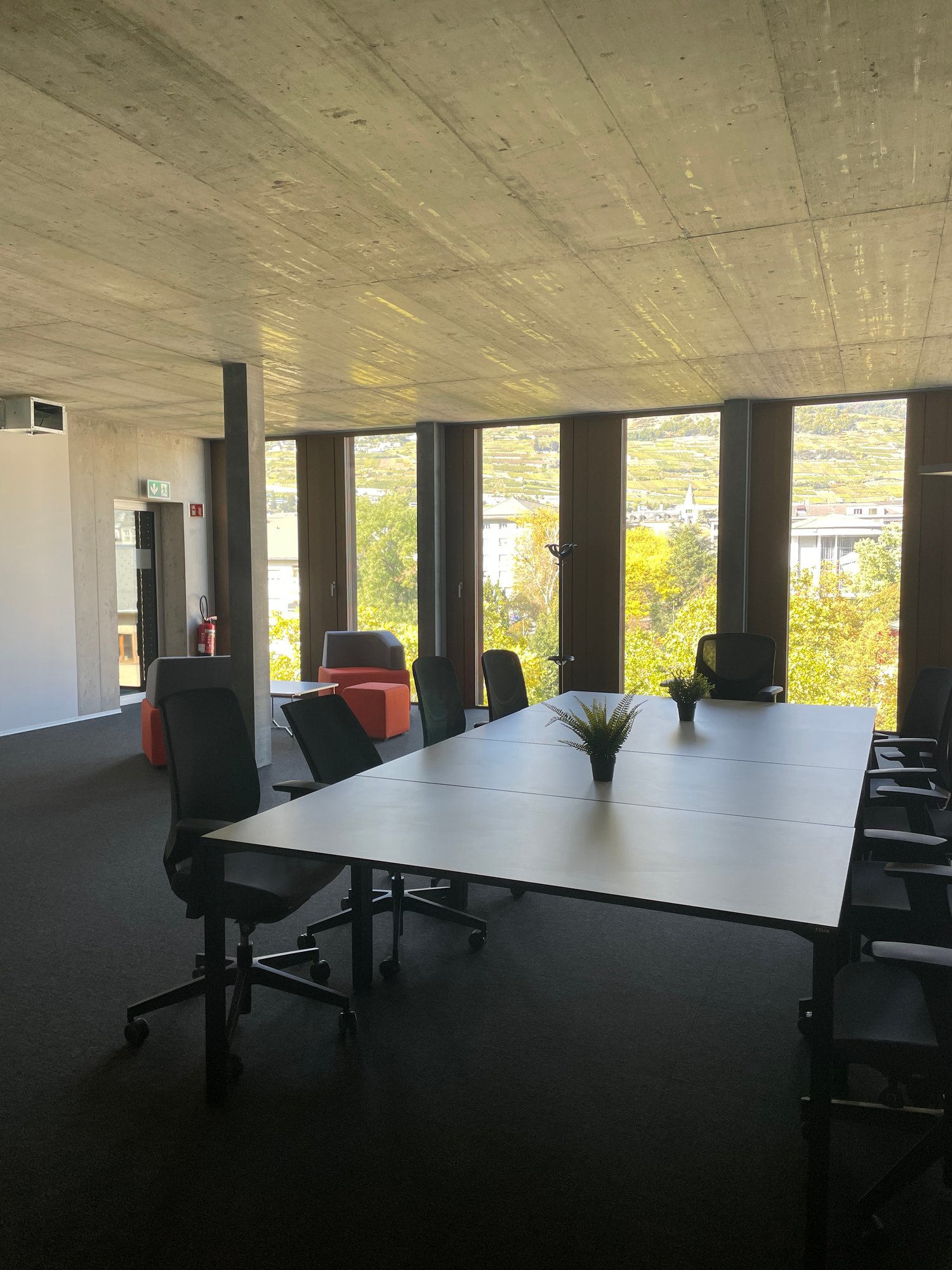 Office, photo 4 of 10